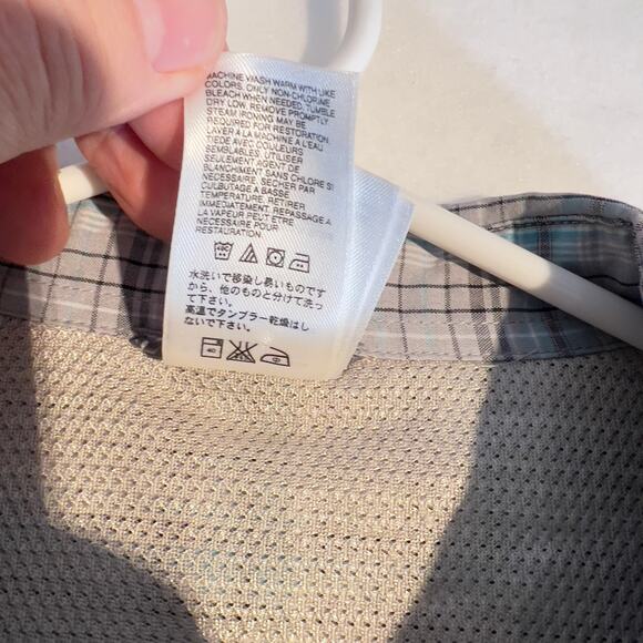 The North Face Button Shirt Men's Medium Zip Pocket "Seersucker-like" Grey Blue - Picture 12 of 13